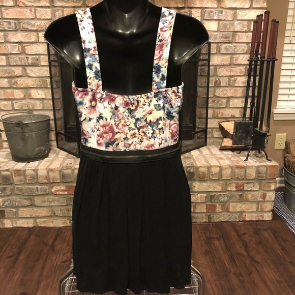Hem & Thread Floral Zipper Dress - Picture 4 of 6